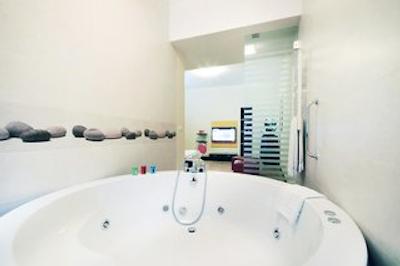 سویت هتل چرم