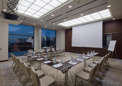 هیلتون گاردن این استانبول عمرانیه