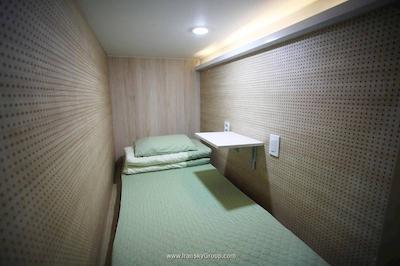 نامسان گوست هوس 1