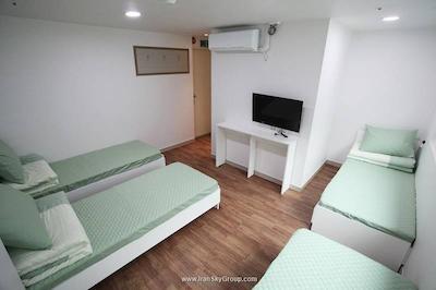 نامسان گوست هوس 1