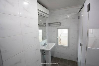 نامسان گوست هوس 1