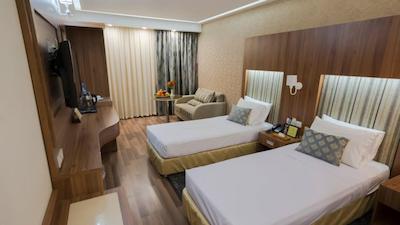 هتل پارسیان همدان