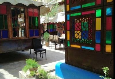 هتل سنتی نیایش شیراز