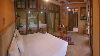 هتل سنتی نیایش شیراز