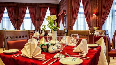 هتل آپادانا تخت جمشید