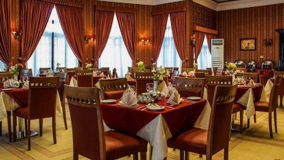 هتل آپادانا تخت جمشید