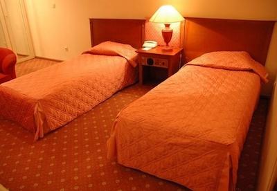 هتل پارسیان آزادی بم