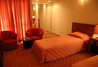 هتل پارسیان آزادی بم