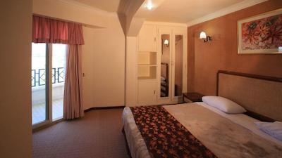 هتل پارسیان آزادی یاسوج