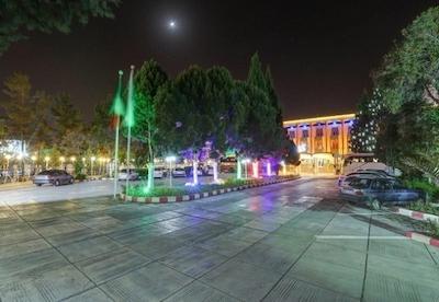 هتل جهانگردی کرمان