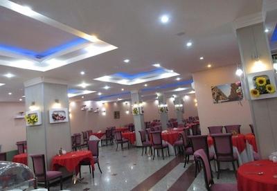 هتل جهانگردی کرمان