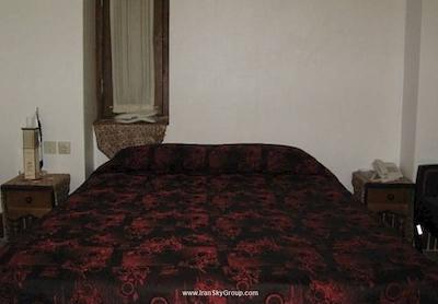 هتل سنتی لب خندق