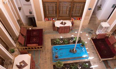 هتل سنتی لب خندق