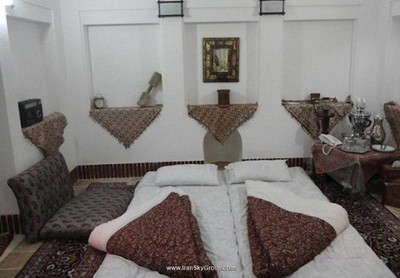 هتل سنتی لب خندق