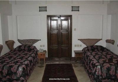 هتل سنتی لب خندق