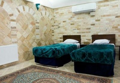 هتل سنتی فیروزه