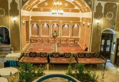 هتل سنتی فیروزه