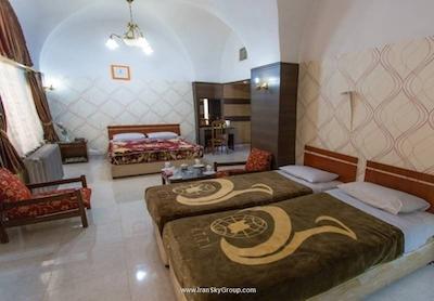 هتل جهانگردی شهرکرد