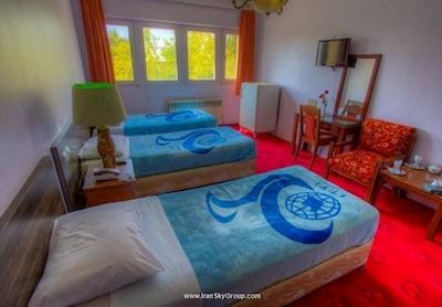 هتل جهانگردی شهرکرد