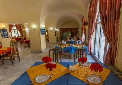 هتل جهانگردی شهرکرد