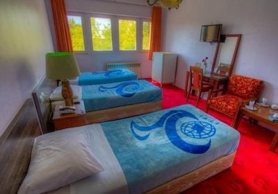 هتل جهانگردی شهرکرد