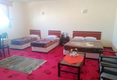 هتل جهانگردی الیگودرز