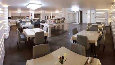 هتل آزادی خرم آباد