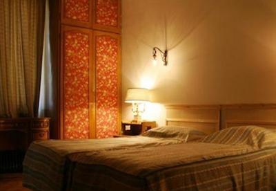 هتل جهانگردی شمشک