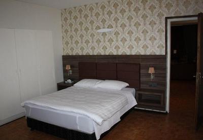 هتل جهانگردی شمشک