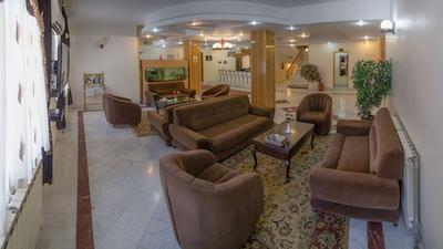 هتل جهانگردی بسطام