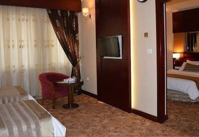 هتل الماس مشهد