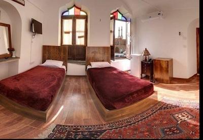 هتل فاضلی یزد