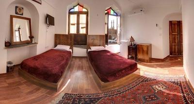 هتل فاضلی یزد