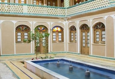 هتل فاضلی یزد