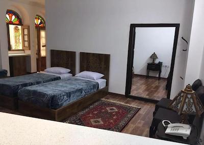 هتل فاضلی یزد