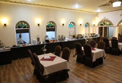 هتل پارسیان یزد