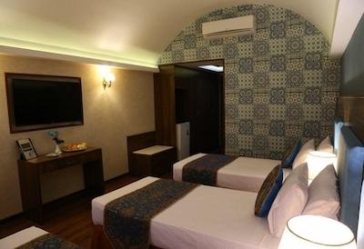 هتل پارسیان یزد