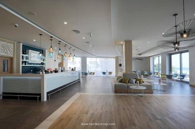 استوریا میر