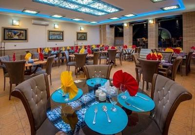 هتل پارسیان بوعلی همدان