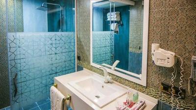 هتل پارسیان بوعلی همدان