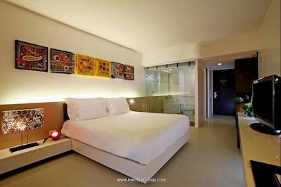 بی-لی تونگ پوکت-ام گالری کالکشن