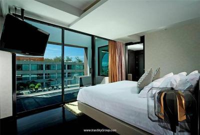 بی-لی تونگ پوکت-ام گالری کالکشن