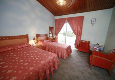 هتل سفید کنار انزلی