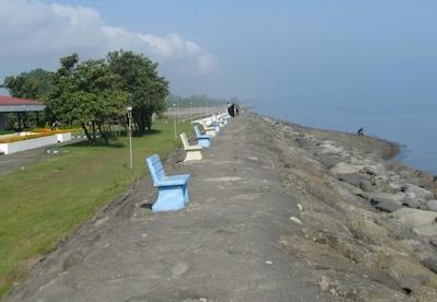 هتل سفید کنار انزلی