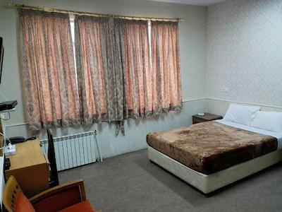 هتل ثامن مشهد