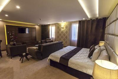 هتل ثامن مشهد