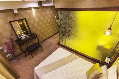 هتل ثامن مشهد