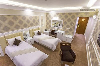 هتل ثامن مشهد