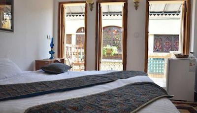 هتل سنتی طلوع خورشید اصفهان