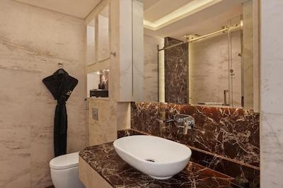 داماک میسون دیستینکشن